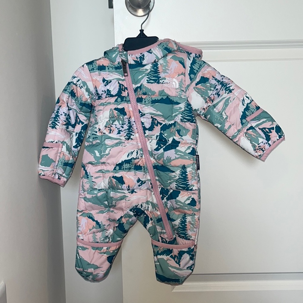 NWOT The North Face
Baby ThermoBall One-Piece Snow Suit